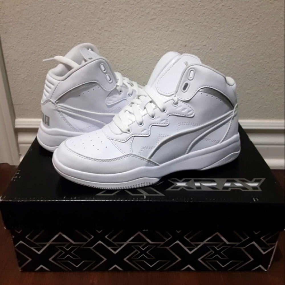 Puma - Picture 1 of 4